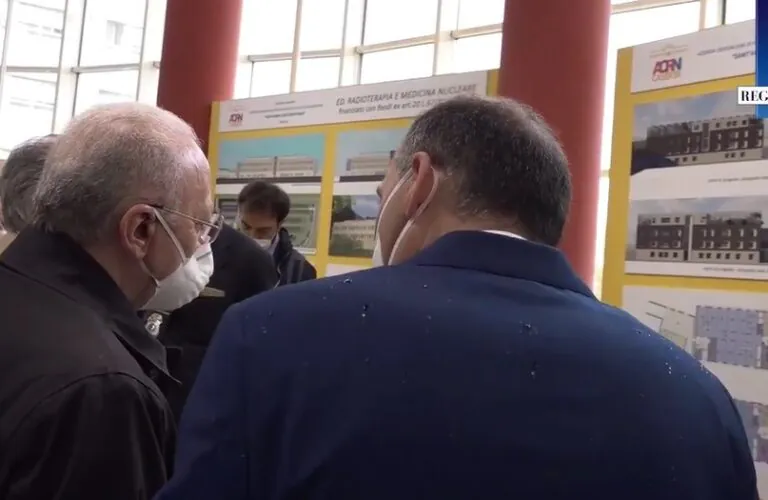 De Luca a Caserta per i lavori all’ospedale, pronto piano vaccinale per zona Asi