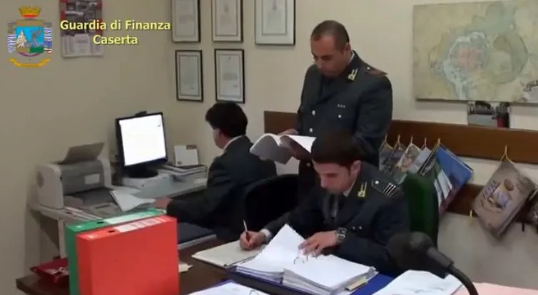 Finanza al Consorzio, ecco cosa hanno preso e quando c’è stato blitz
