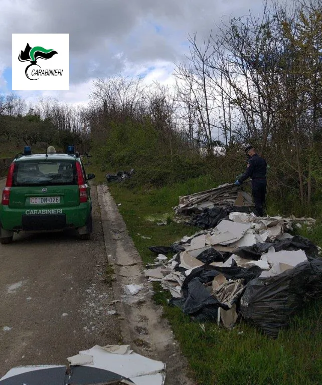 Veleni su terreni e nelle acque, blitz dei militari nelle ditte