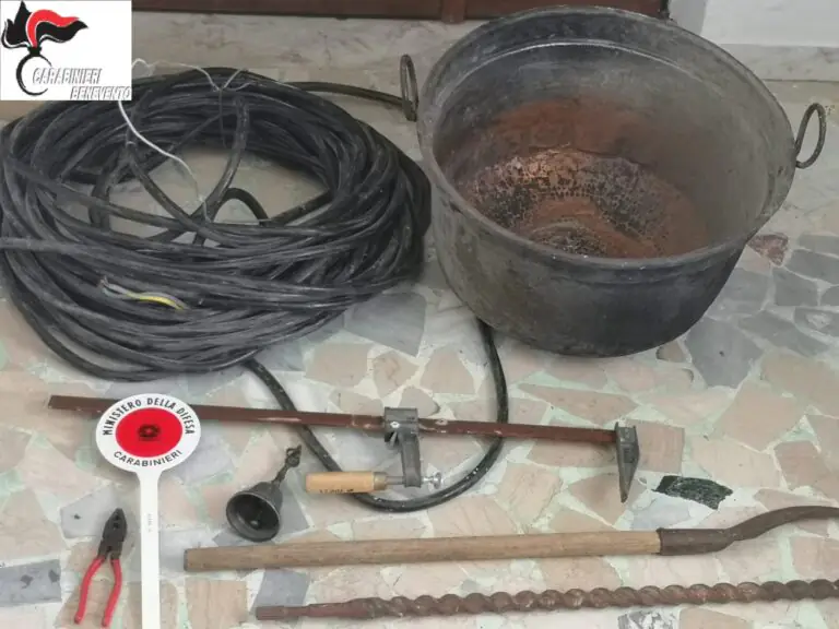 Sorpresi a rubare in un’abitazione: trovato mezzo quintale di roba tra attrezzi e bottino