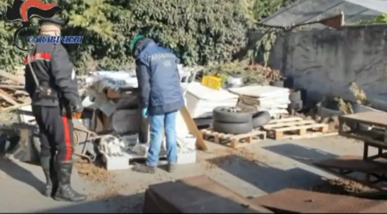 TUTTI I NOMI E LE RESIDENZE. Import-export rifiuti sull’asse Cina-Sud, ecco chi sono i 13 arrestati