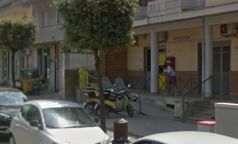 Va a incassare il reddito di emergenza col documento falso: prendeva già quello di cittadinanza