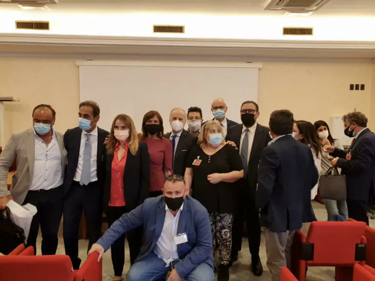 Proprietari delle case abusive da abbattere ricevuti a Montecitorio da Forza Italia