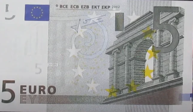 Occhio a questa banconota da 5 Euro: il dettaglio che fa la differenza