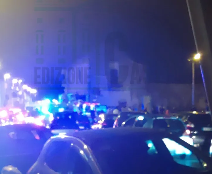 Maxi rissa nella zona della movida: polizia e 2 ambulanze sul posto