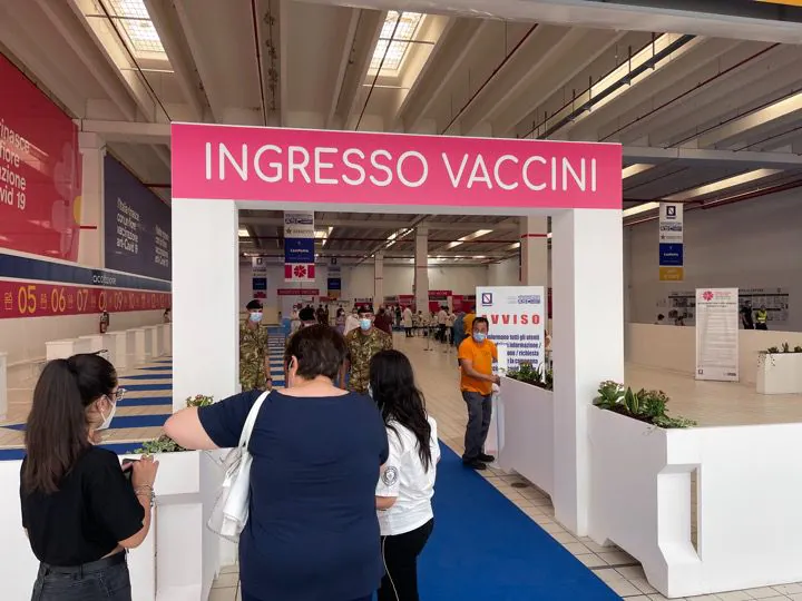 UFFICIALE. Pfizer Day per l’esordio dell’hub Campania: vaccinazioni per gli over 12