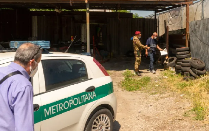 Blitz dei militari in 9 aziende: 6 sequestri e 8 lavoratori nei guai. FOTO