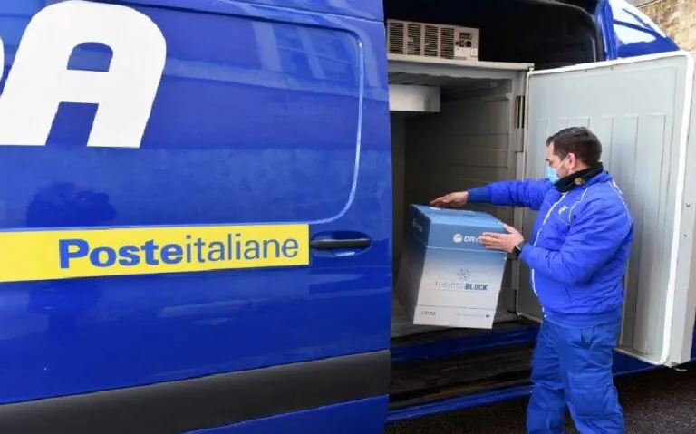 Poste consegna 5400 dosi di Moderna all’ospedale. FOTO