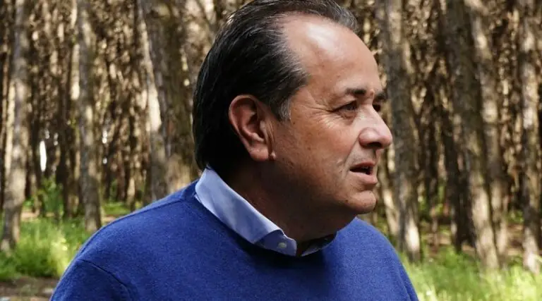 Sindaco si dimette, la rabbia di Città Domitia: “E’ una sceneggiata”