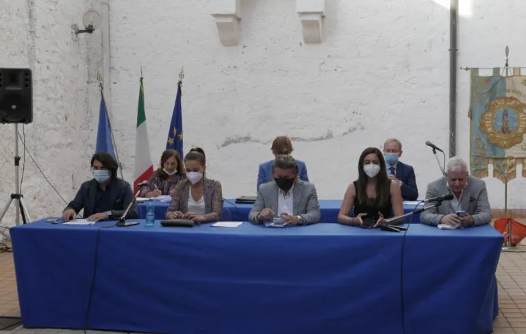 Consiglio ricco di interrogazioni. Pirozzi: “Impegno giornaliero per portare a termine le progettualità.”