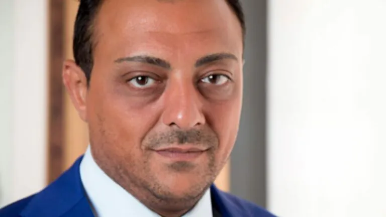 Consigliere assolto dall’accusa di spaccio torna nella mischia politica