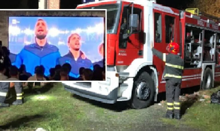 Escono durante intervallo dell’Italia e restano bloccate, arrivano i vigili del fuoco per la ripresa