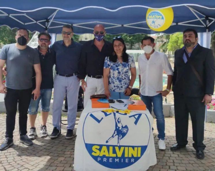 Militanti della Lega in piazza: tutti i segretari presenti
