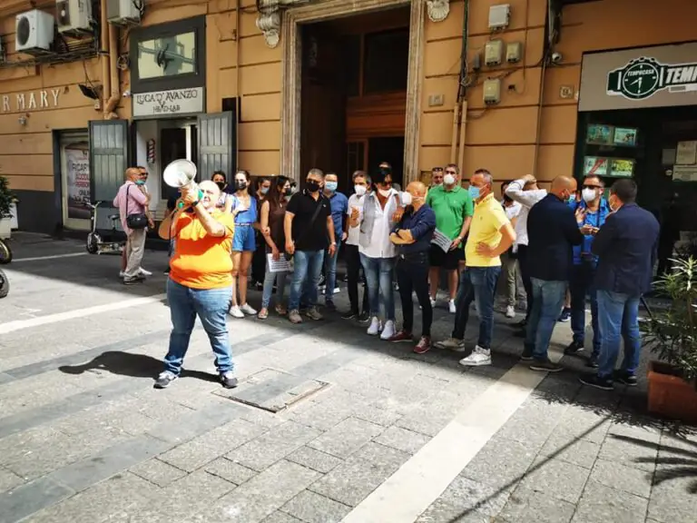 “Dalla padella alla brace”: la beffa degli ex Jabil diventa rabbia contro la Regione. FOTO