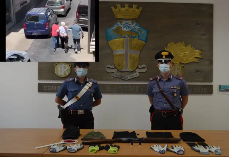 Rapinatori col reddito di cittadinanza: gang all’assalto del negozio di telefoni col fucile. FOTO E VIDEO