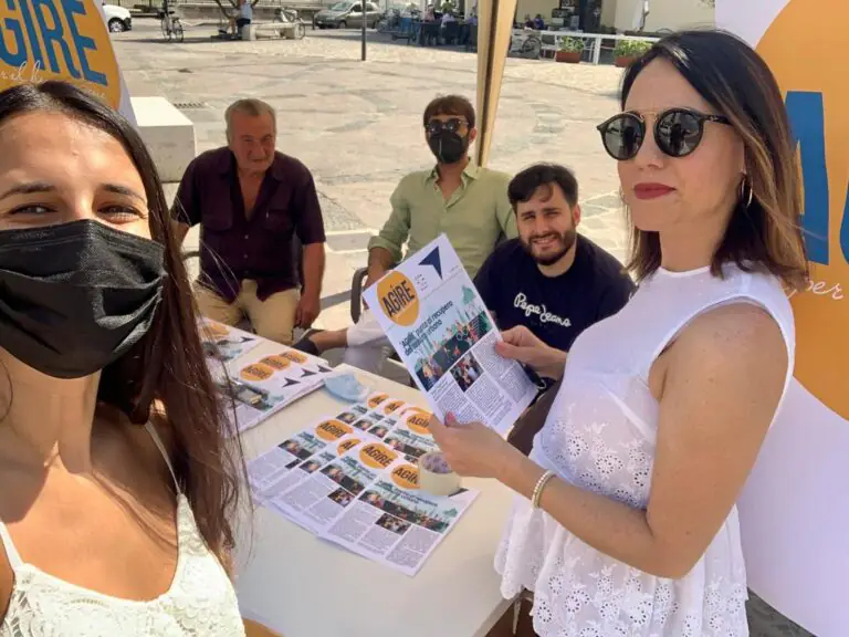Agire scende in piazza: “Pensieri su carta e ascoltiamo tutti”