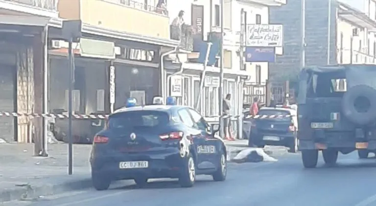 Tragedia sull’Appia, investito e ucciso davanti al bar