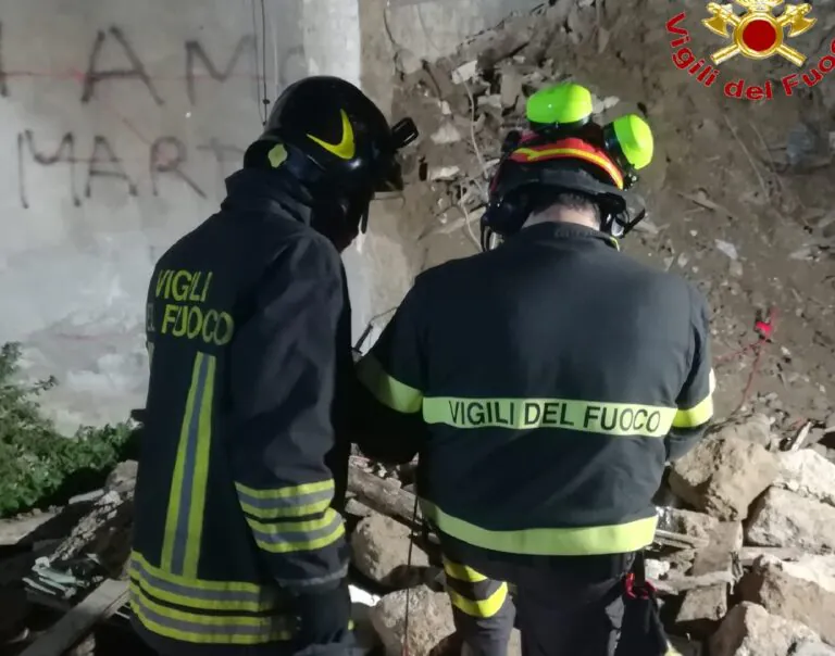 Esplode bombola e in casa scoppia incendio: tre avvolti dalle fiamme