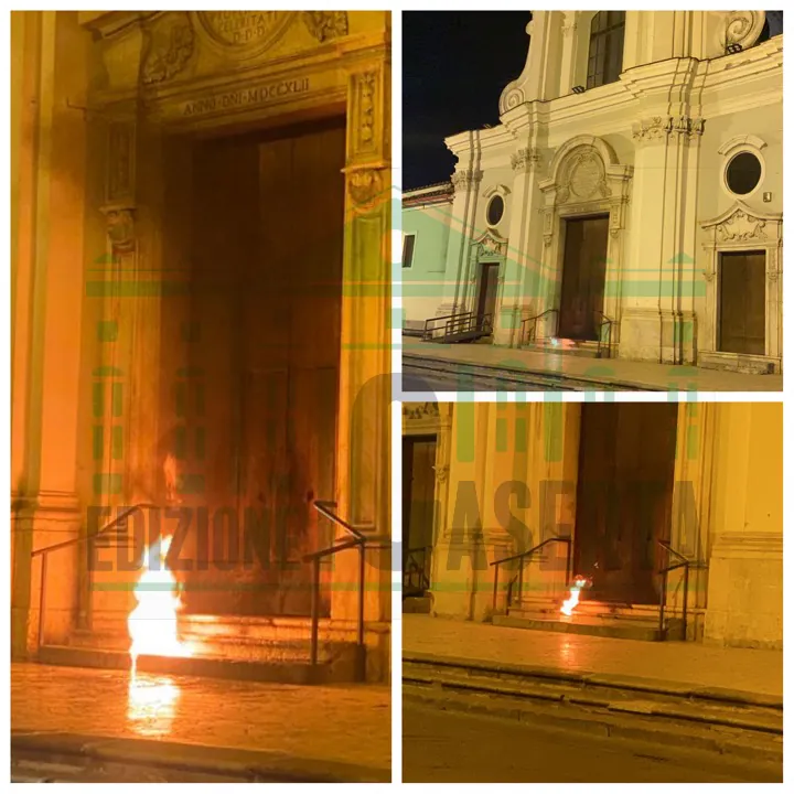 Raid incendiario all’ingresso della chiesa centrale. VIDEO
