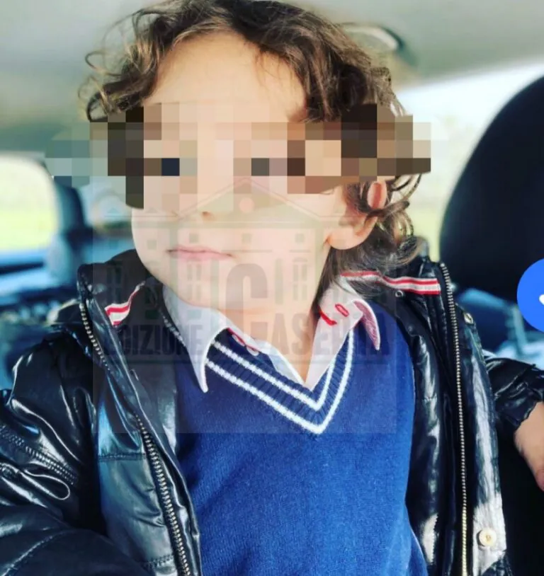 Morto a 3 anni sulla 7bis, fissata l’autopsia: città vuole abbracciare il piccolo angelo