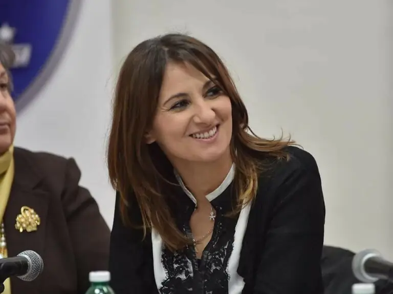 Consiglio teso, opposizione chiama Ministro e maggioranza non ci sta: “Fiducia nel presidente”