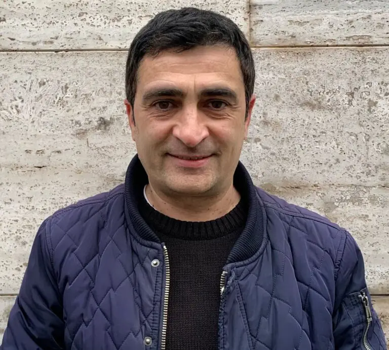 Titolare della scuola guida alla prima candidatura: “Appoggio Luongo”