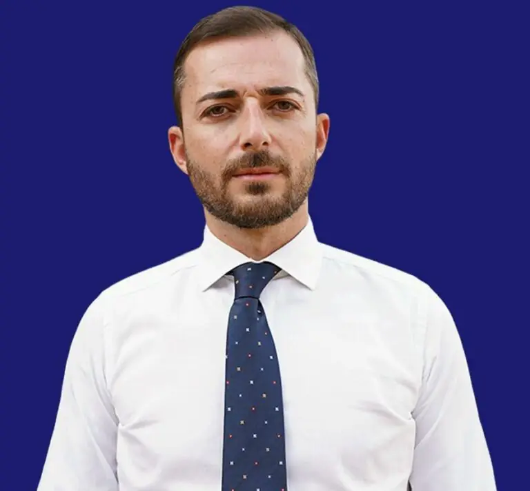 Elezioni, Vinciguerra non perde tempo: è in rete la sua pagina Facebook