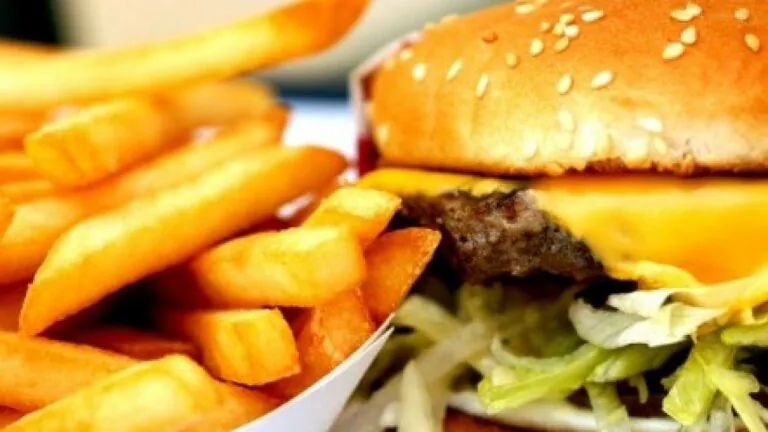 Cena al fast-food, comitiva casertana in vacanza all’ospedale per intossicazione alimentare