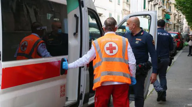 No-vax non crede al virus, poi si contagia e tenta suicidio facendo harakiri