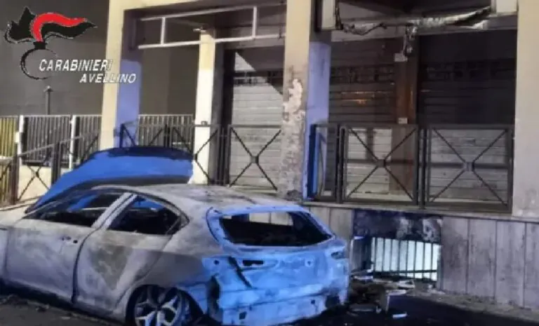 Licenziato dalla ditta, brucia l’auto del suo ex datore di lavoro