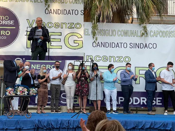 Negro in piazza Giotto: monologo dell’aspirante fascia tricolore che ha replicato ai competitor