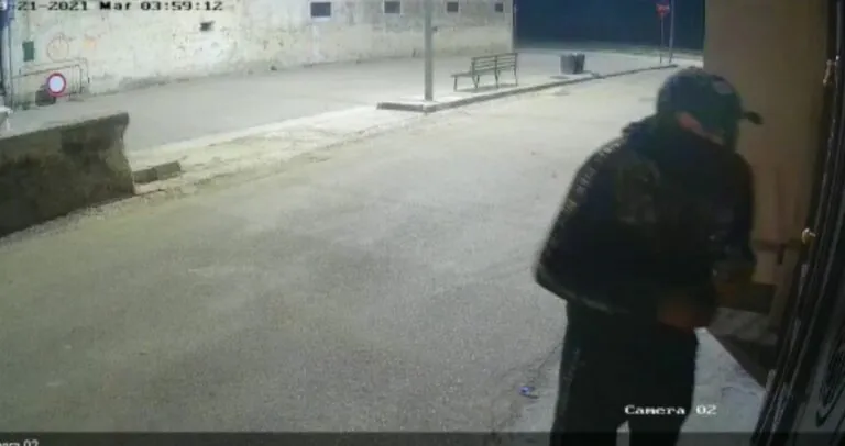 Colpo grosso in casa del commerciante, ladri in fuga col bottino