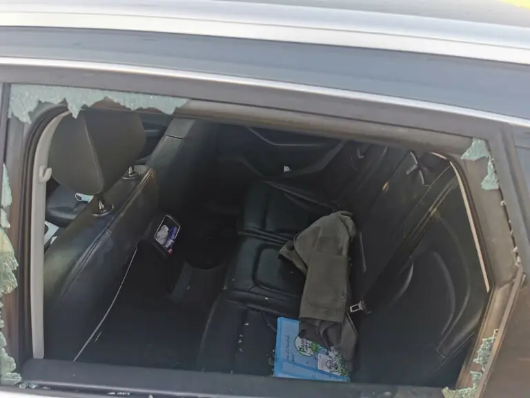 Distrutta l’auto del candidato sindaco: il video del raid finisce ai carabinieri