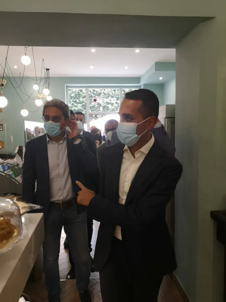 Di Maio a passeggio per S. Maria, MS5 schiera i top player per Aveta. LE FOTO