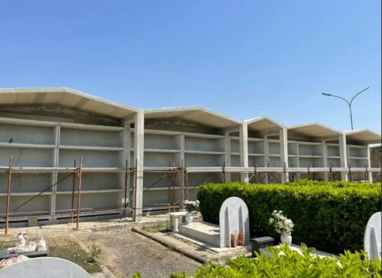Partono i lavori al cimitero per 500 loculi: “Ridiamo dignità ai nostri defunti”. FOTO
