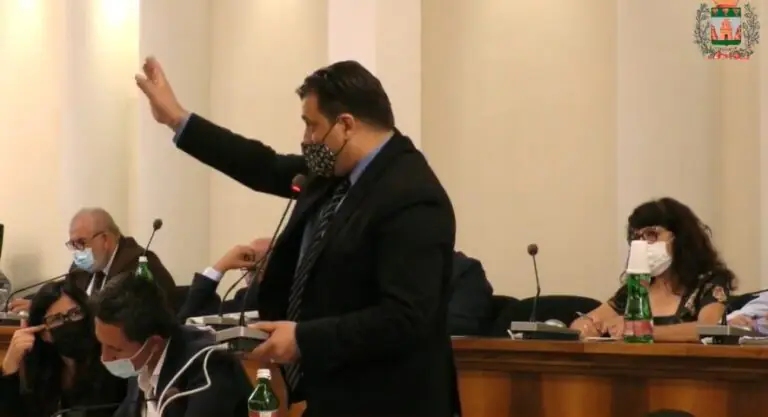Pasticcio Puc: nel piano finisce anche il centro abitato del paese confinante