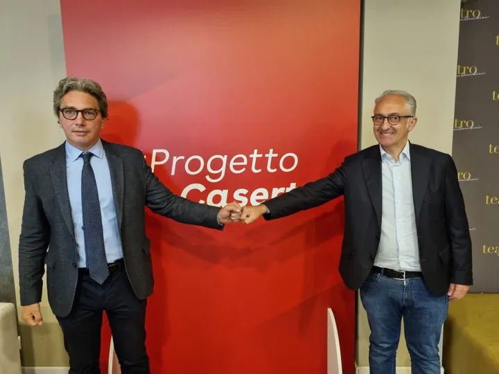 Ballottaggio Caserta, Santillo sigla l’intesa programmatica del Movimento 5 Stelle con Marino