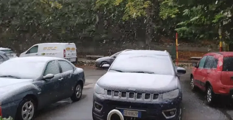 Prima neve della stagione nel Casertano: Matese imbiancato a ottobre