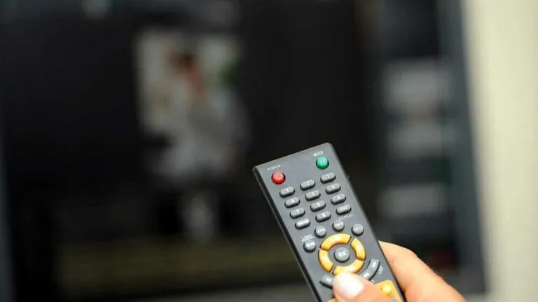Oggi parte il nuovo digitale terrestre: i canali che non si vedranno più e come avere il bonus decoderr
