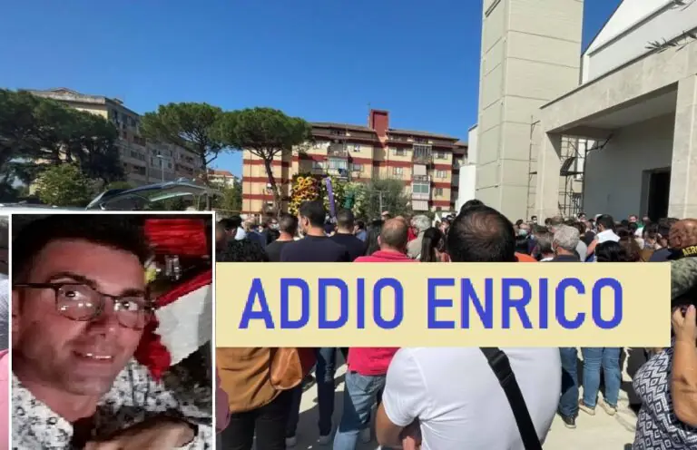 Lacrime per l’addio a Enrico: “Il tuo sorriso sempre con noi”
