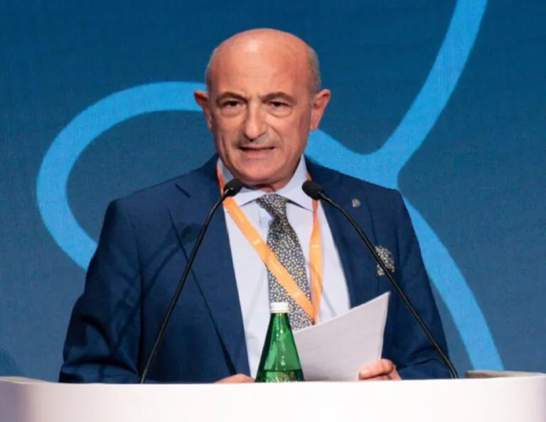 Tensione in Consiglio, minoranza abbandona l’aula e lancia accuse