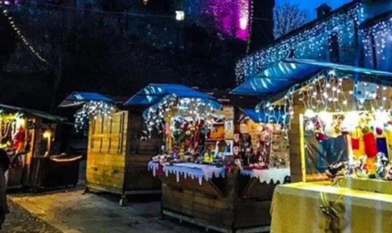 Christmas Village, tra luci e mercatini il sindaco trasforma il paese