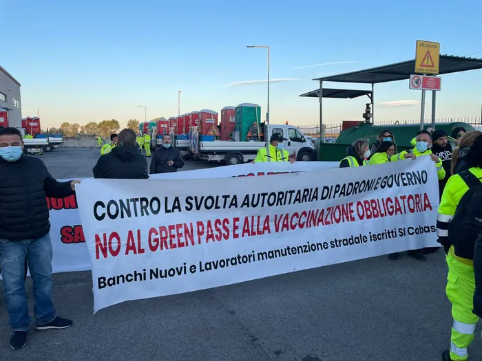 No GreenPass ci prendono gusto e bloccano pure oggi azienda: vogliono tamponi gratis
