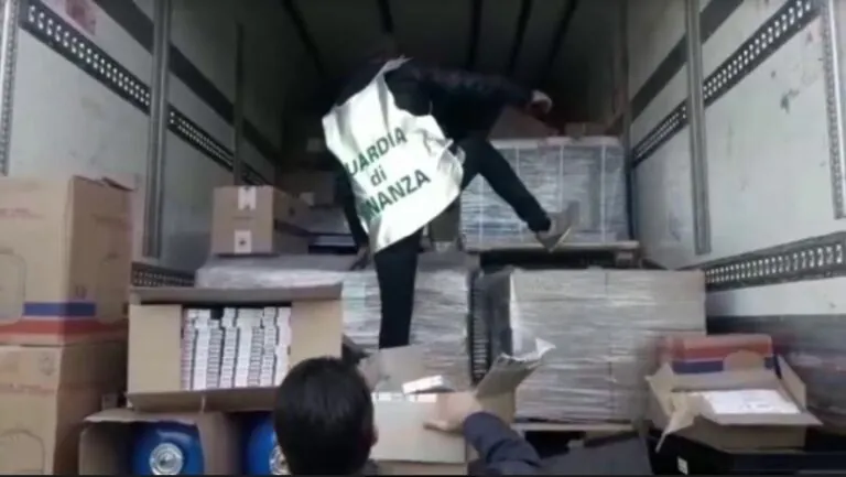 Sgominata gang del contrabbando dalla Dda, 12 ordinanze. FOTO E VIDEO