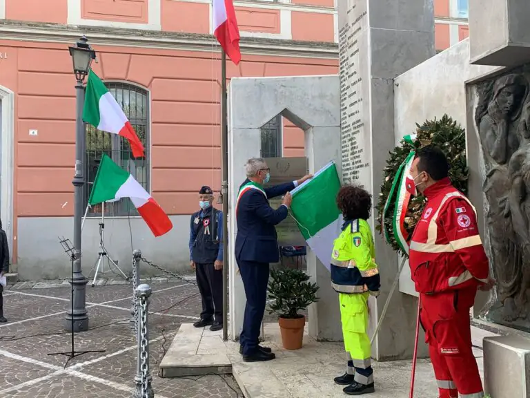 Giornata dell’Unità Nazionale, il sindaco scopre la lapide dedicata al Milite Ignoto
