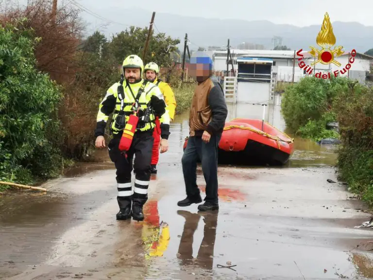 Volturno esonda, emergenza nel Casertano: arrivano 40 volontari