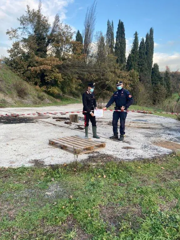 Blitz dei militari, scatta sequestro in un frantoio. FOTO