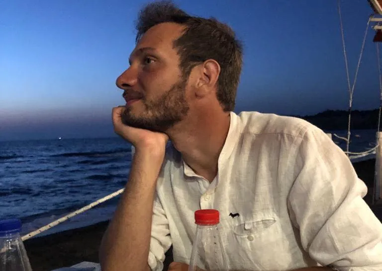 Trovato morto dai genitori a 29 anni: addio Davide, ragazzo d’oro dalle grandi passioni