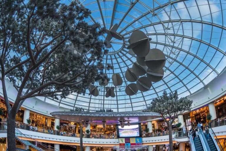 Al Centro Commerciale Campania si assume: ecco tutte le offerte e come candidarsi