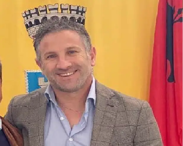 Moglie positiva, sindaco finisce in isolamento